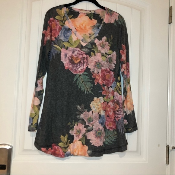 Soft Surroundings Gray Midnight Bloom Long Sleeve Blouse Size Medium - Picture 1 of 9